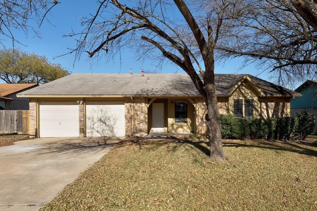 1214  Doonesbury Dr