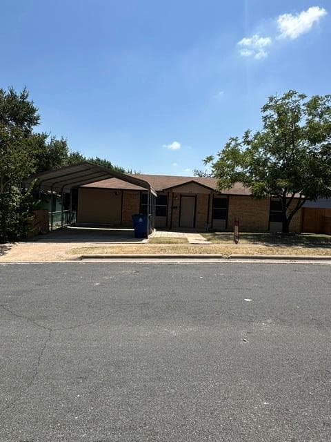 1113 Lawson Ln