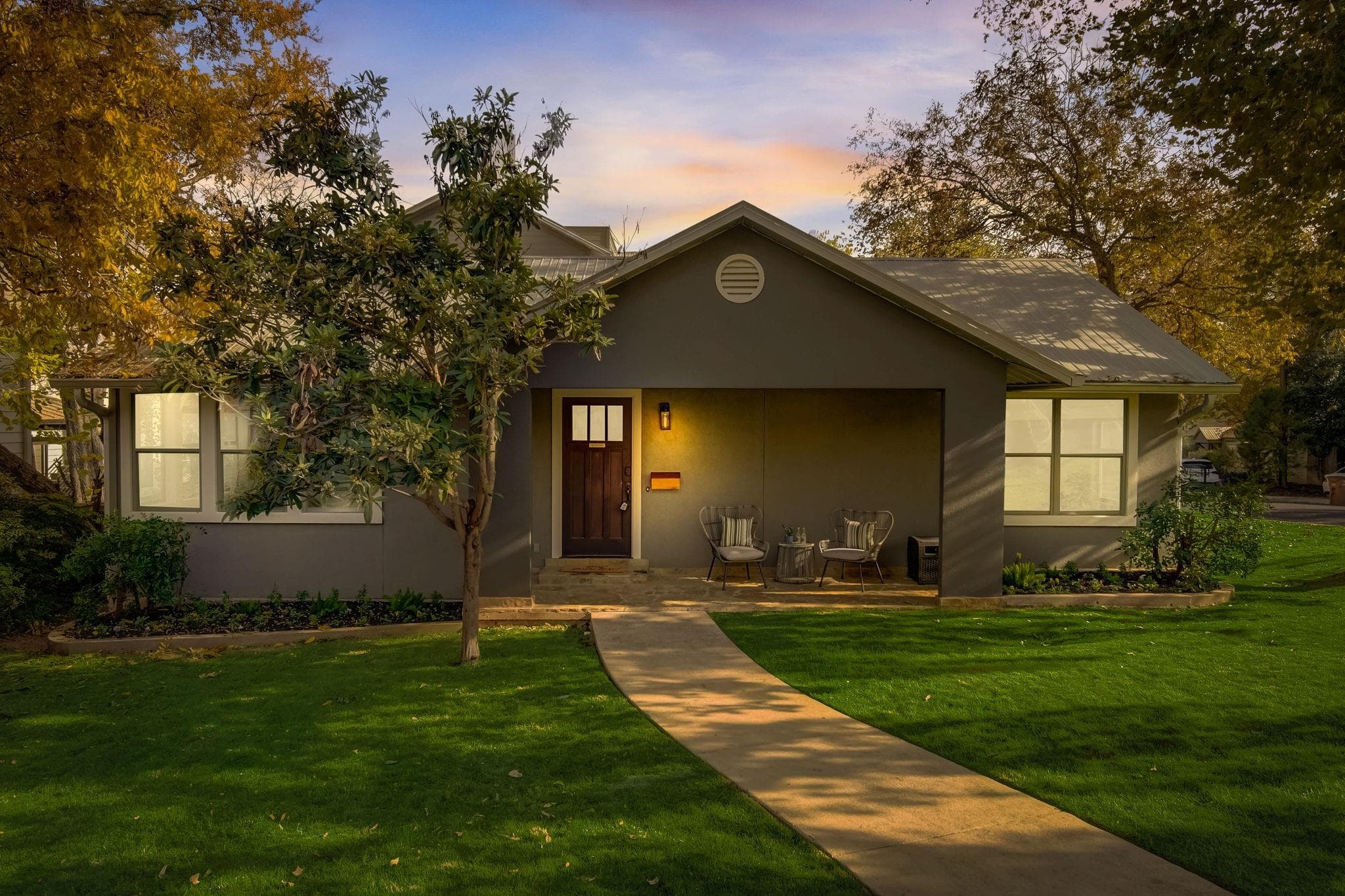 1411  Burford Pl