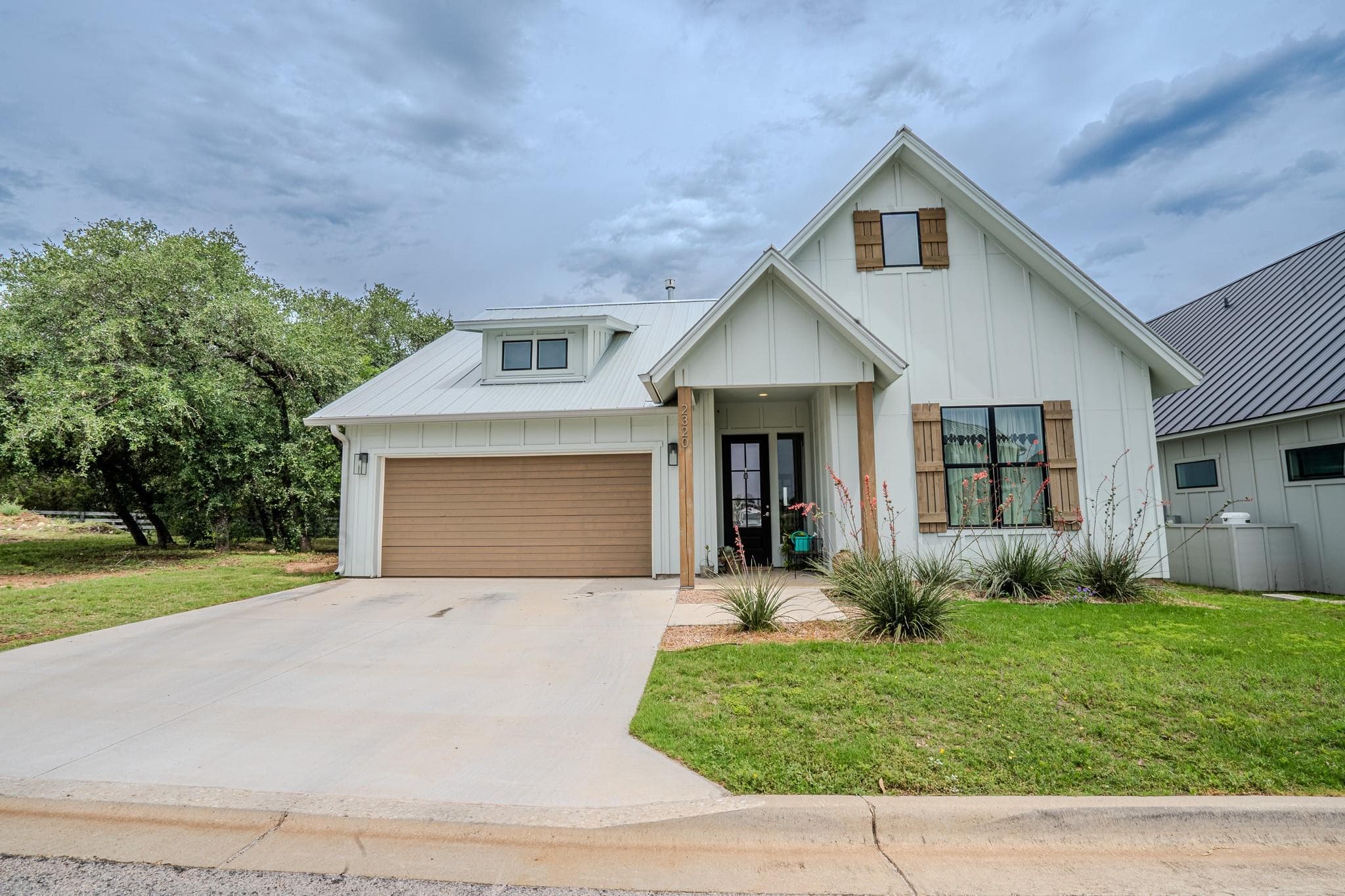 2320  Kellie Brooke Rd
