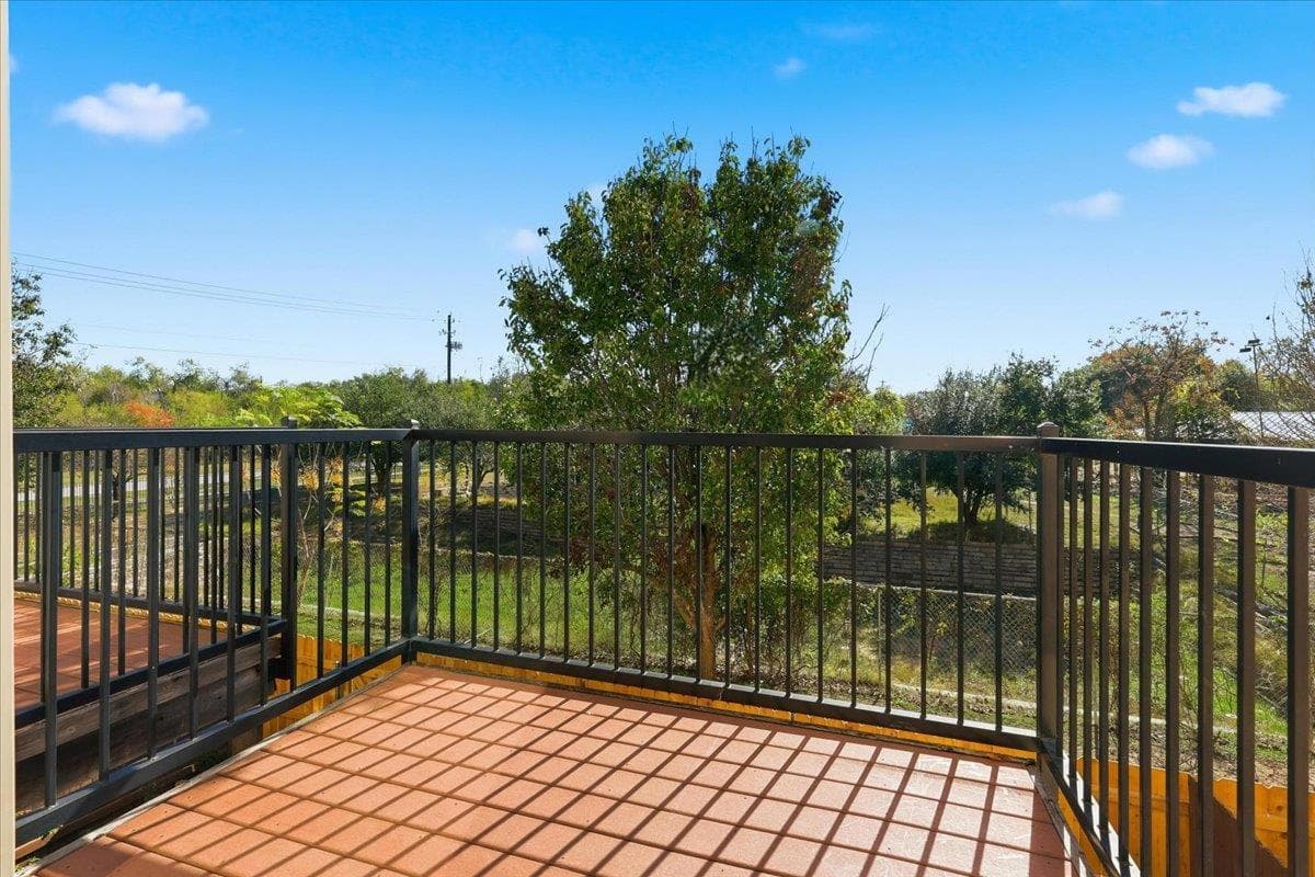 13420  Lyndhurst St  #807
