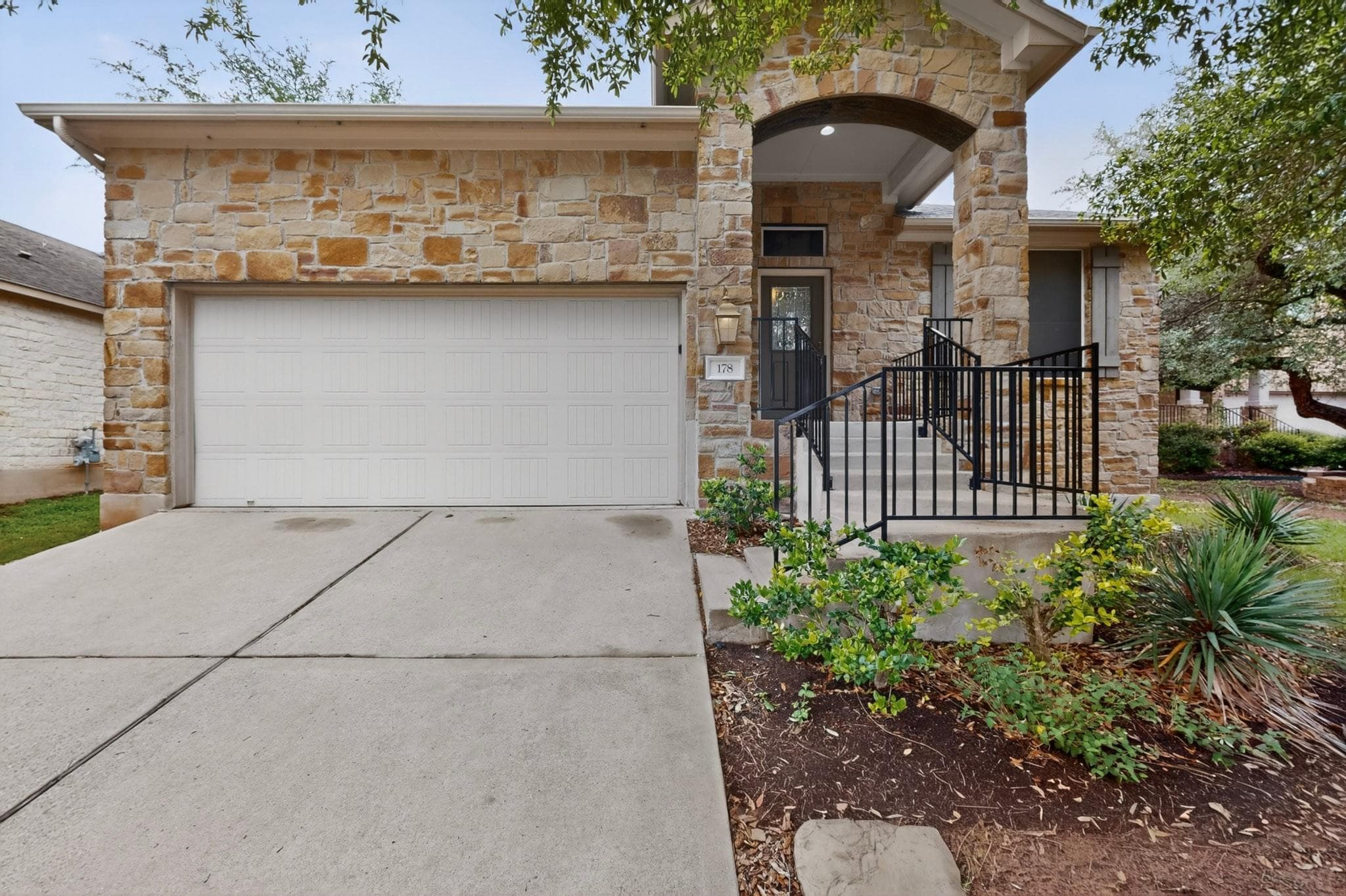178  Limestone Trl