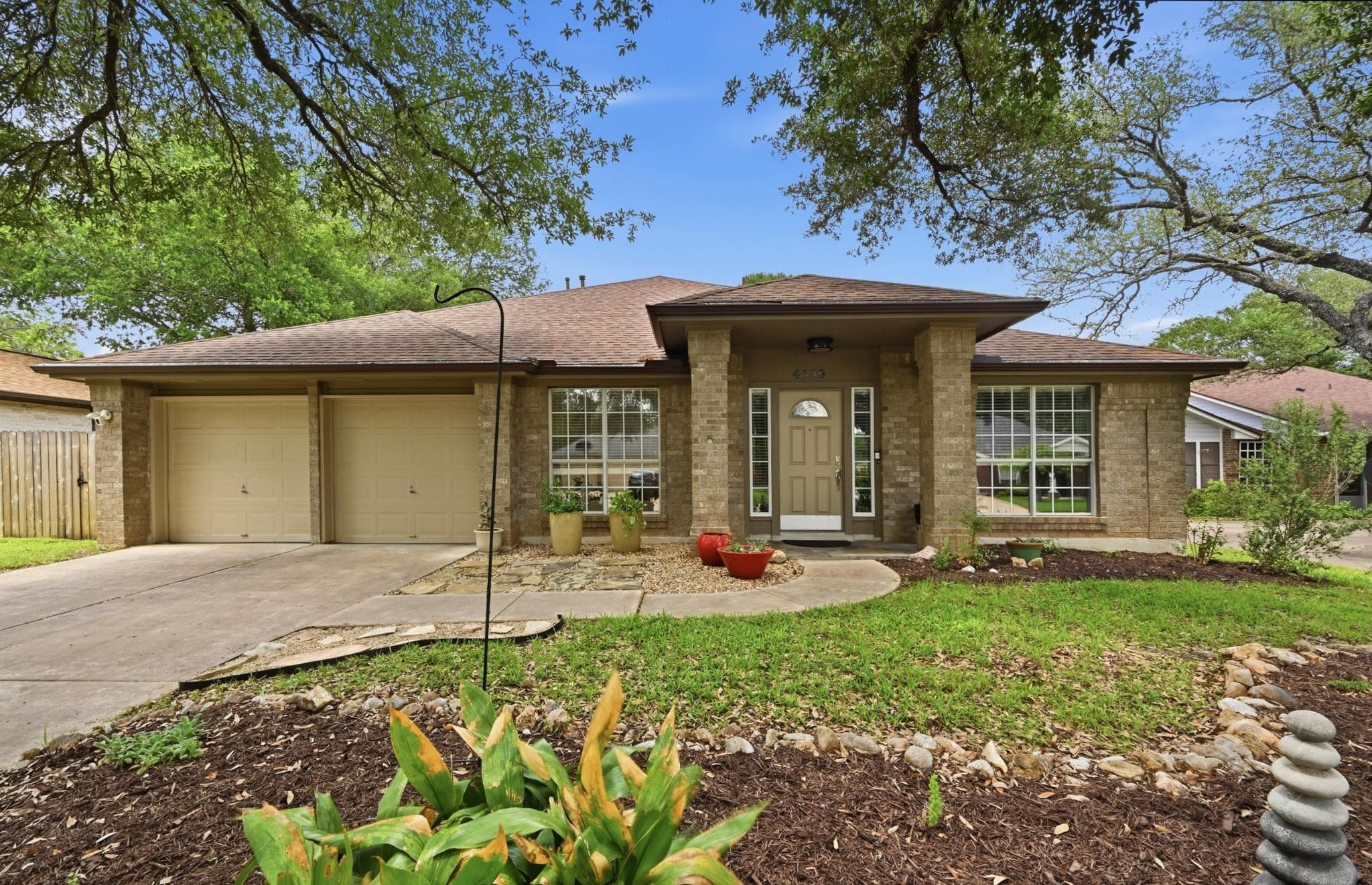 4110  Paseo Dr