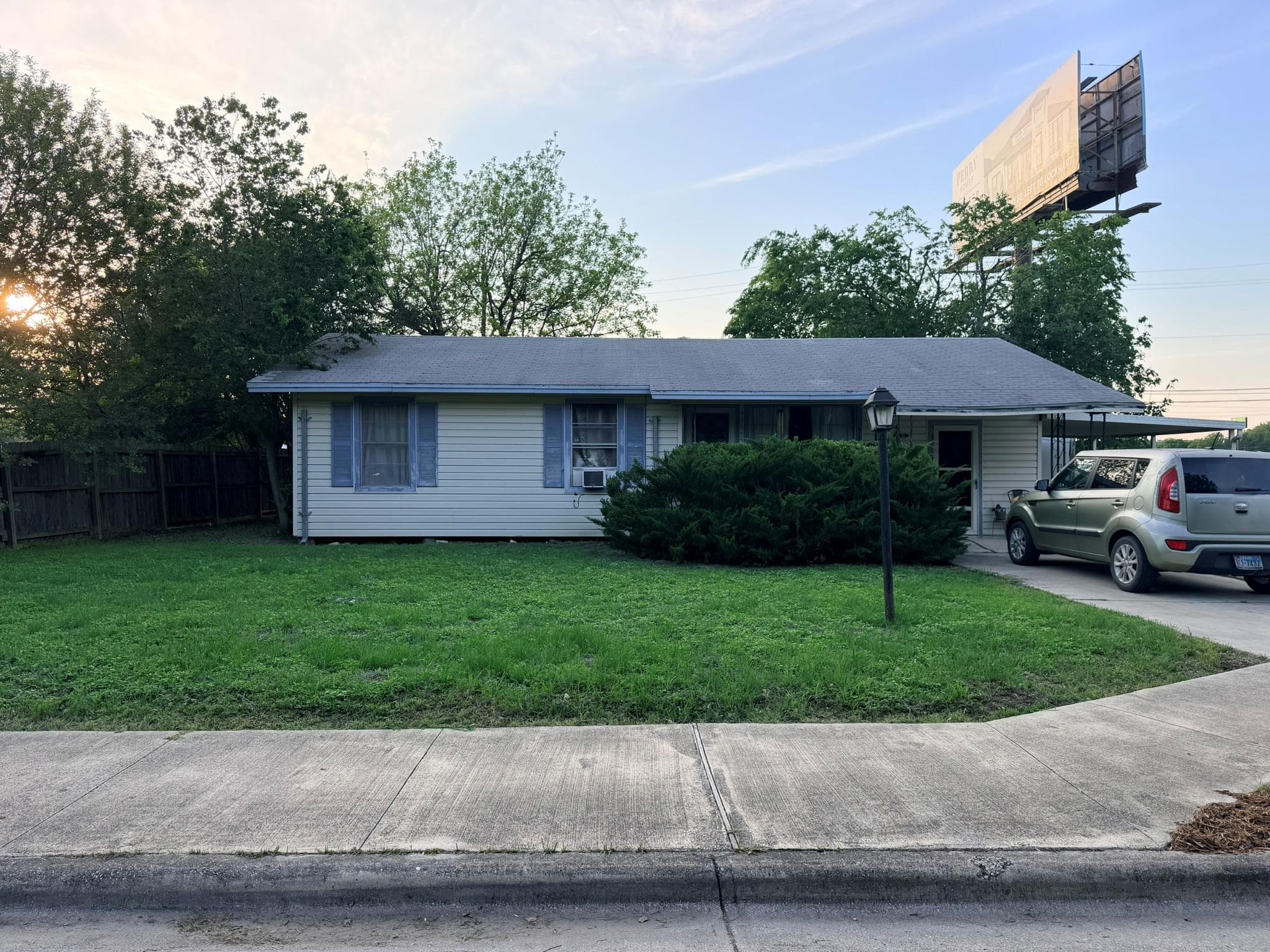 512  Patricia Dr