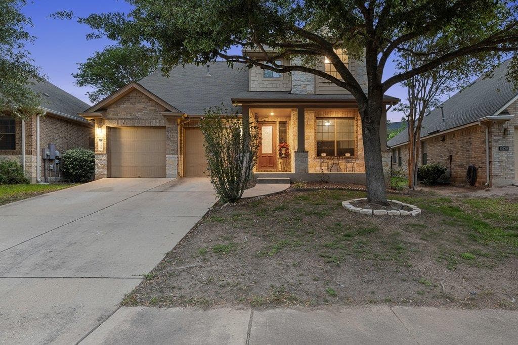 10800  Desert Willow Loop