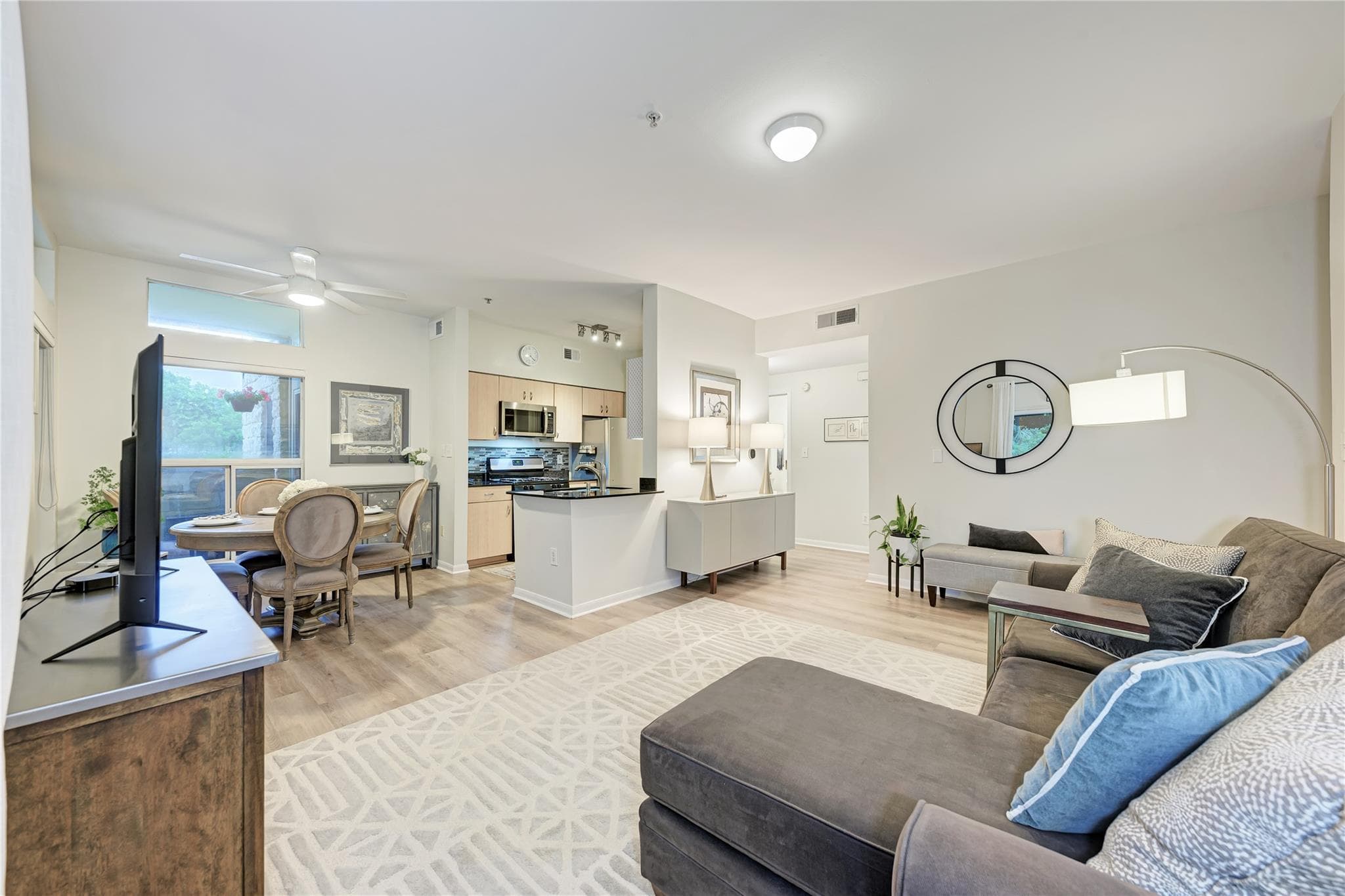 2209  Hancock Dr  #2