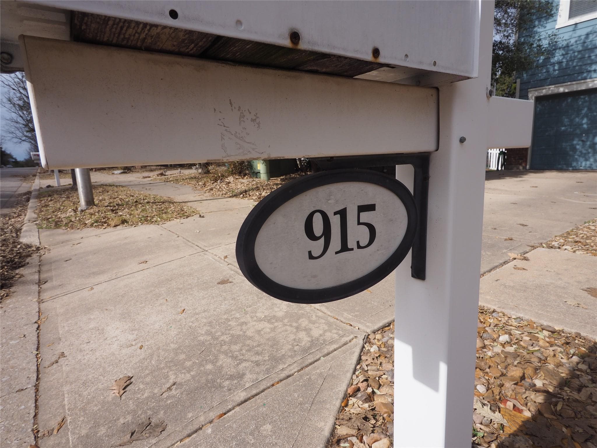 915  Bogart Rd