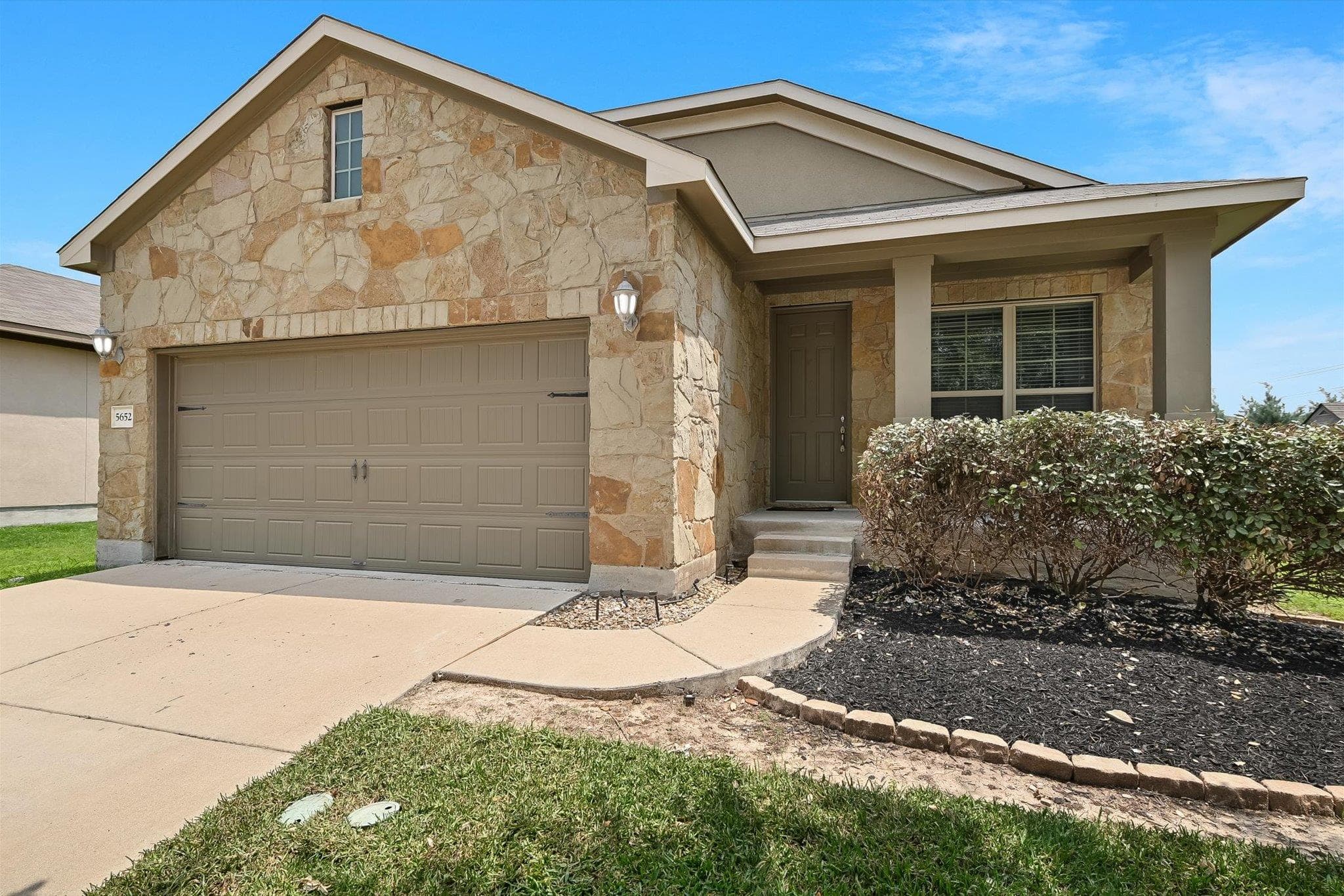 5652  Porano Cir