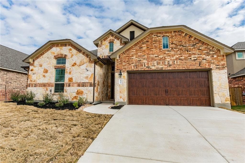 932  Hezekiah Ln