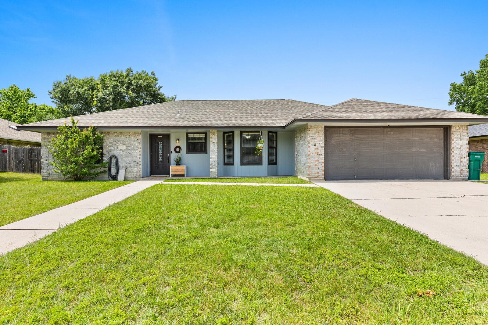 1706  Lynx Cir