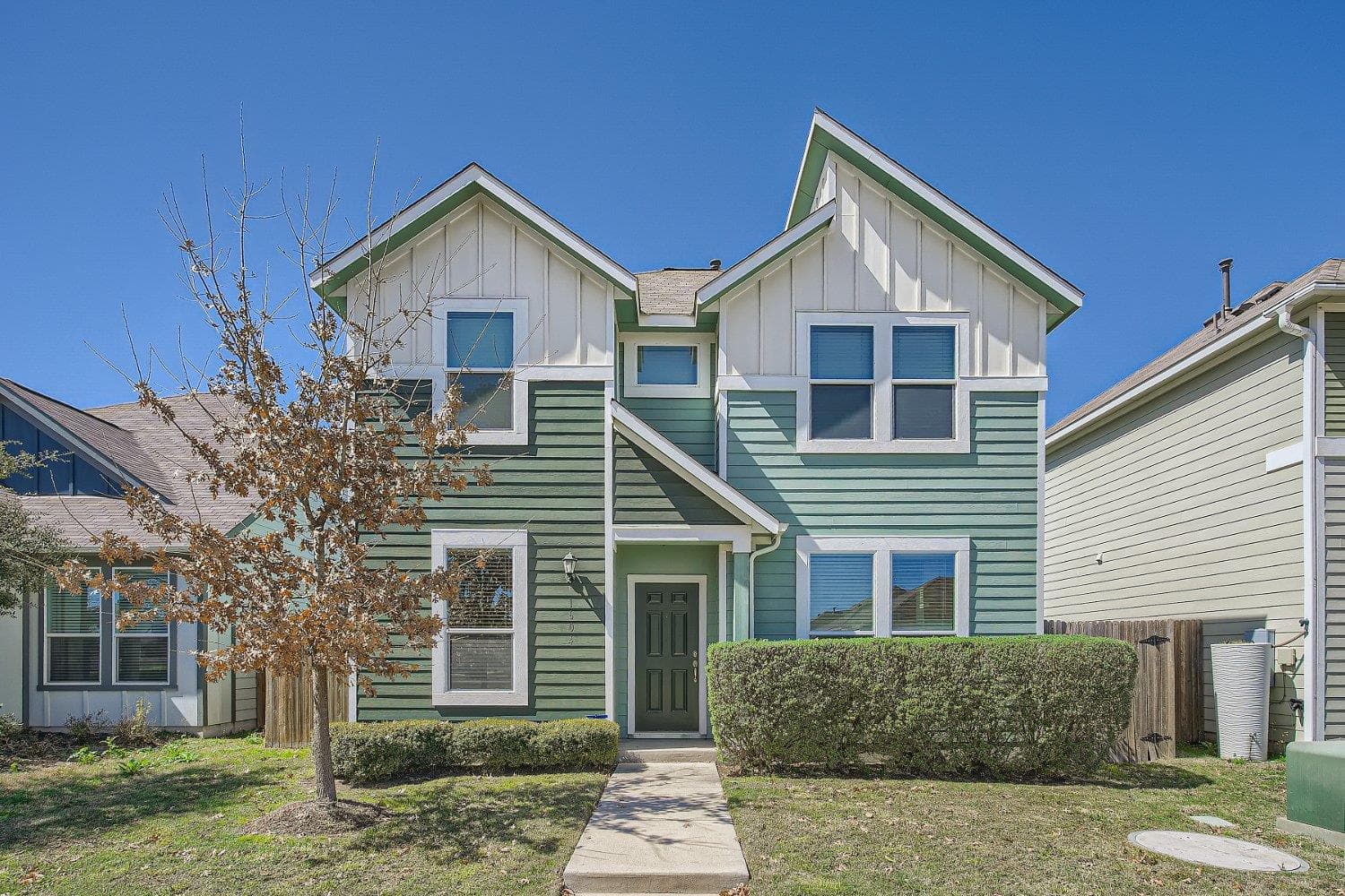 1604  Los Olivios Way