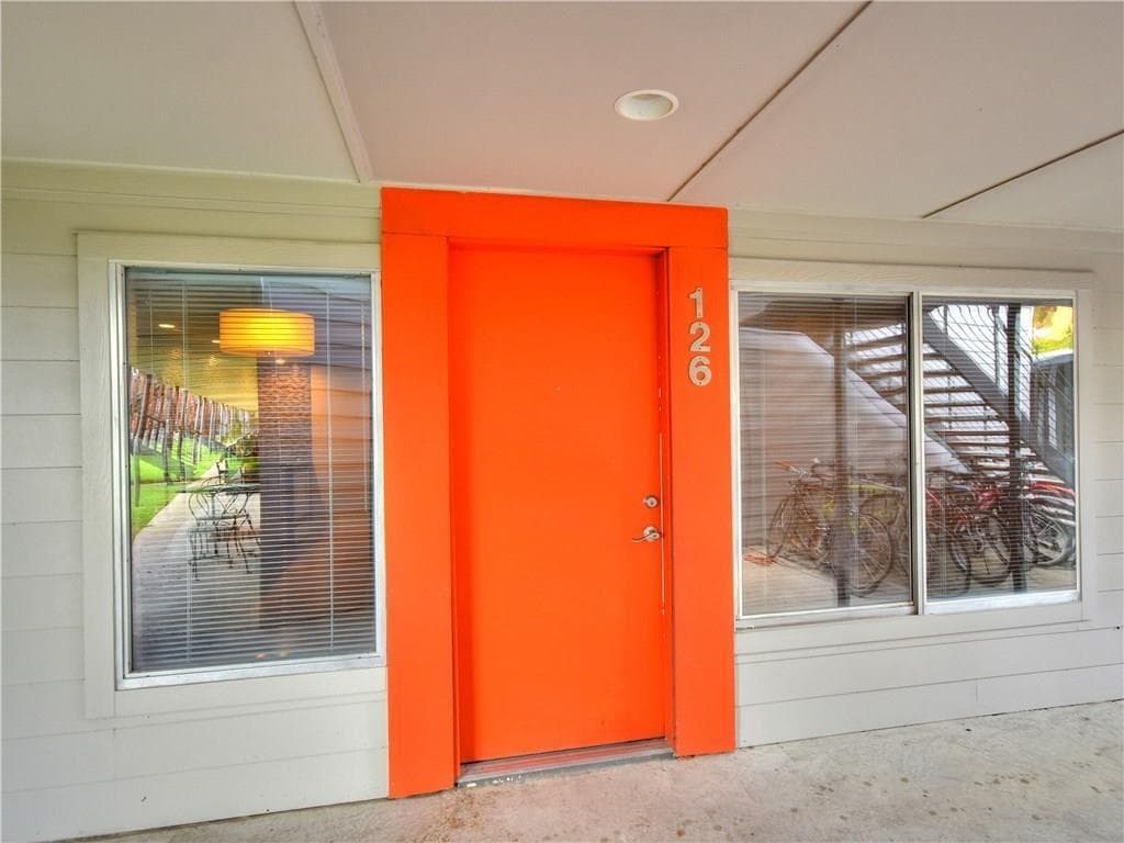 2200  Dickson Dr  #126