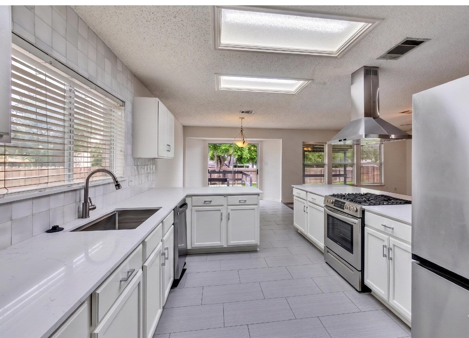 908  Dogwood Trl