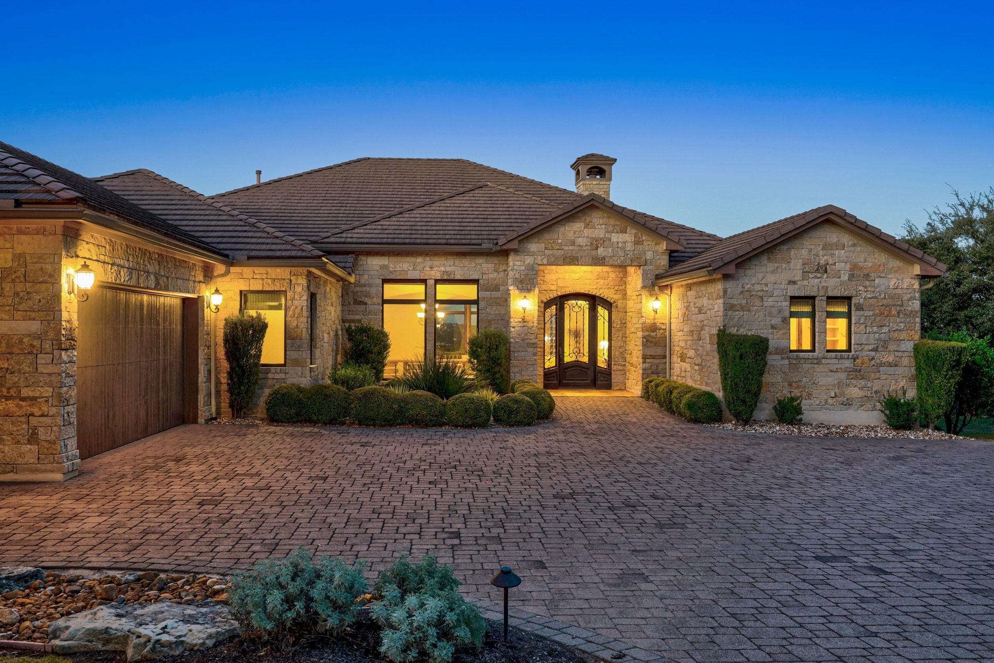 3809  Verano Dr