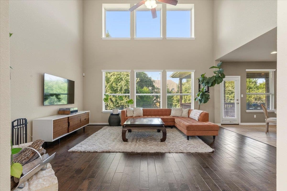 561  Stone View Trl