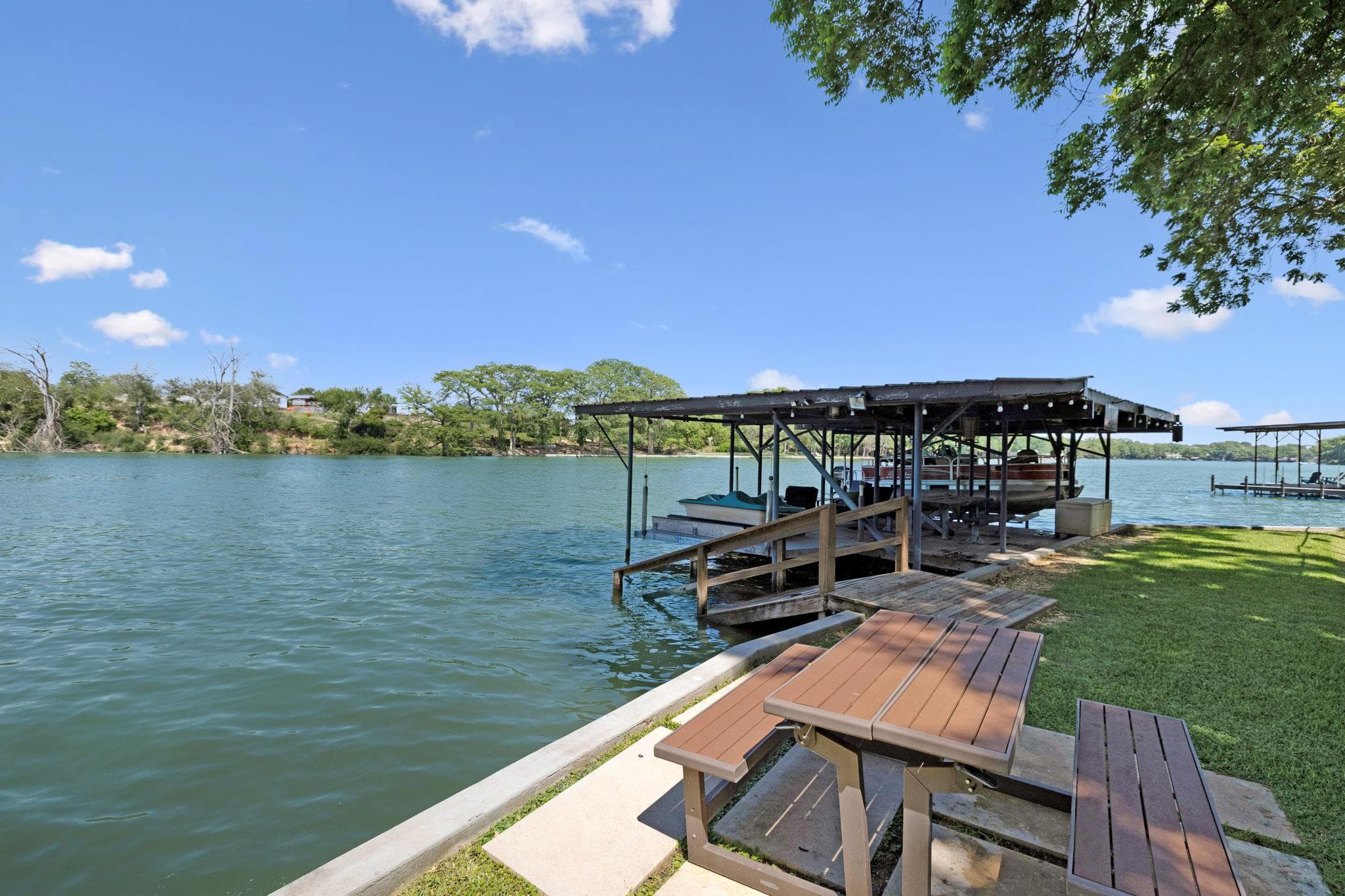 1435 E Zipp Rd