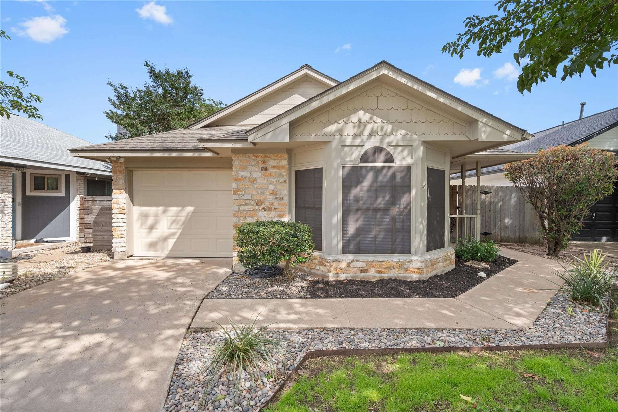 16811  Village Oak Loop