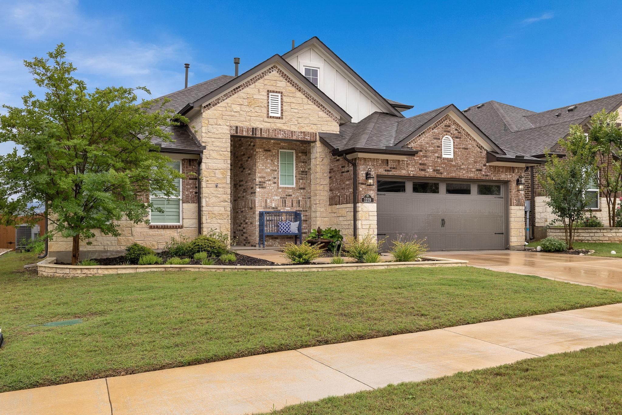 1219  Leaning Oak Ln