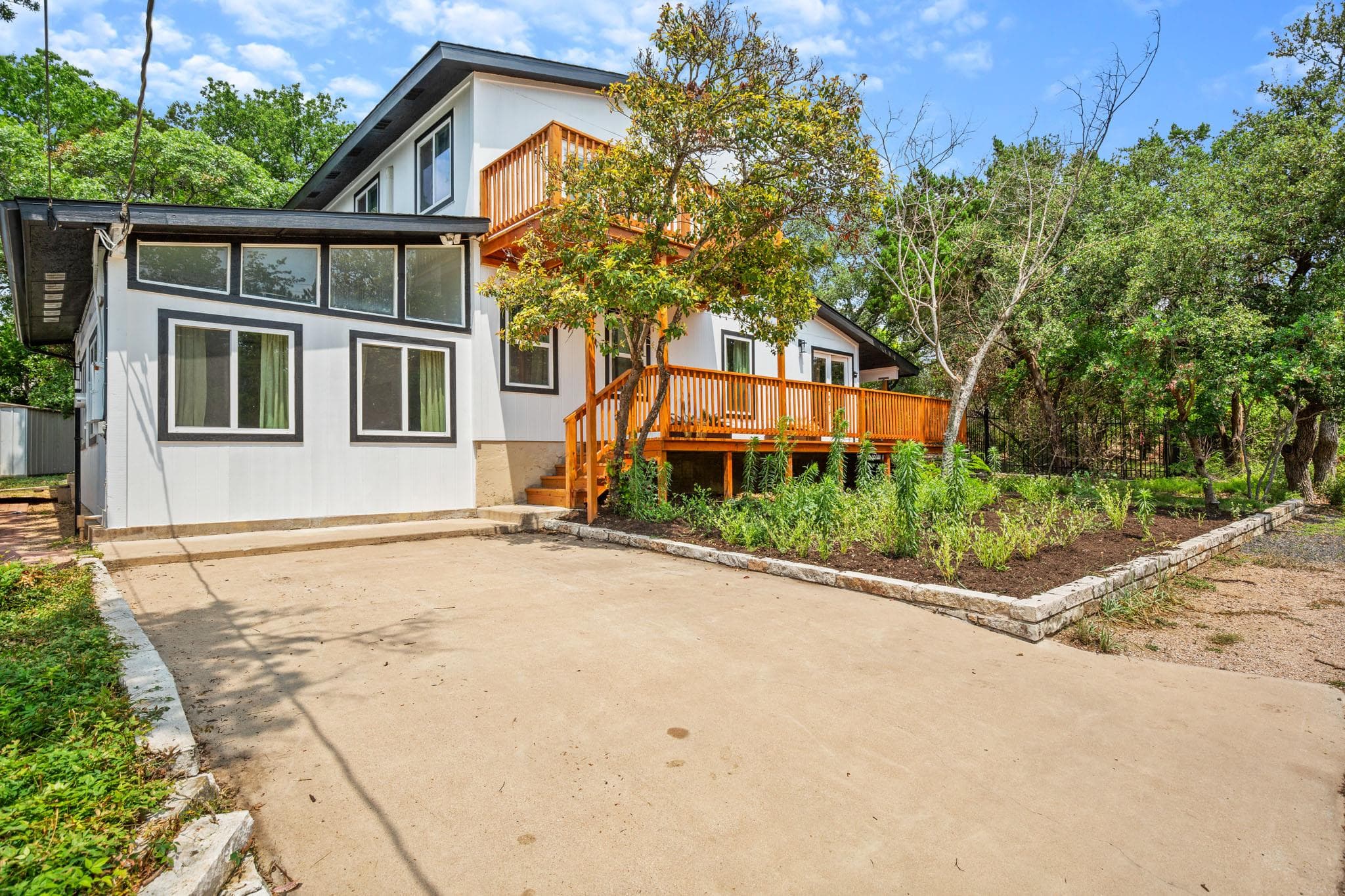 3904  Highland Dr