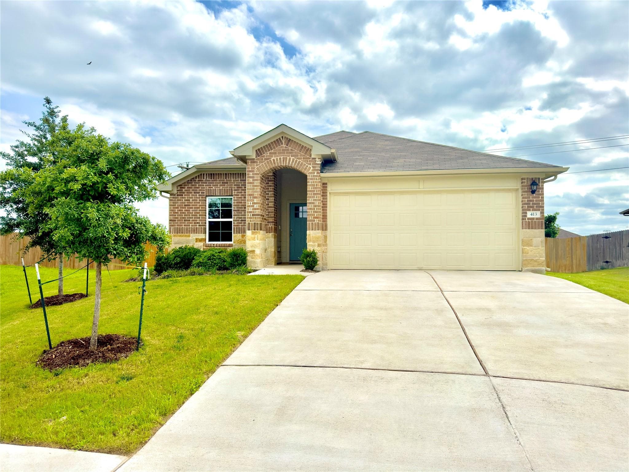 413  ABBEY Ln