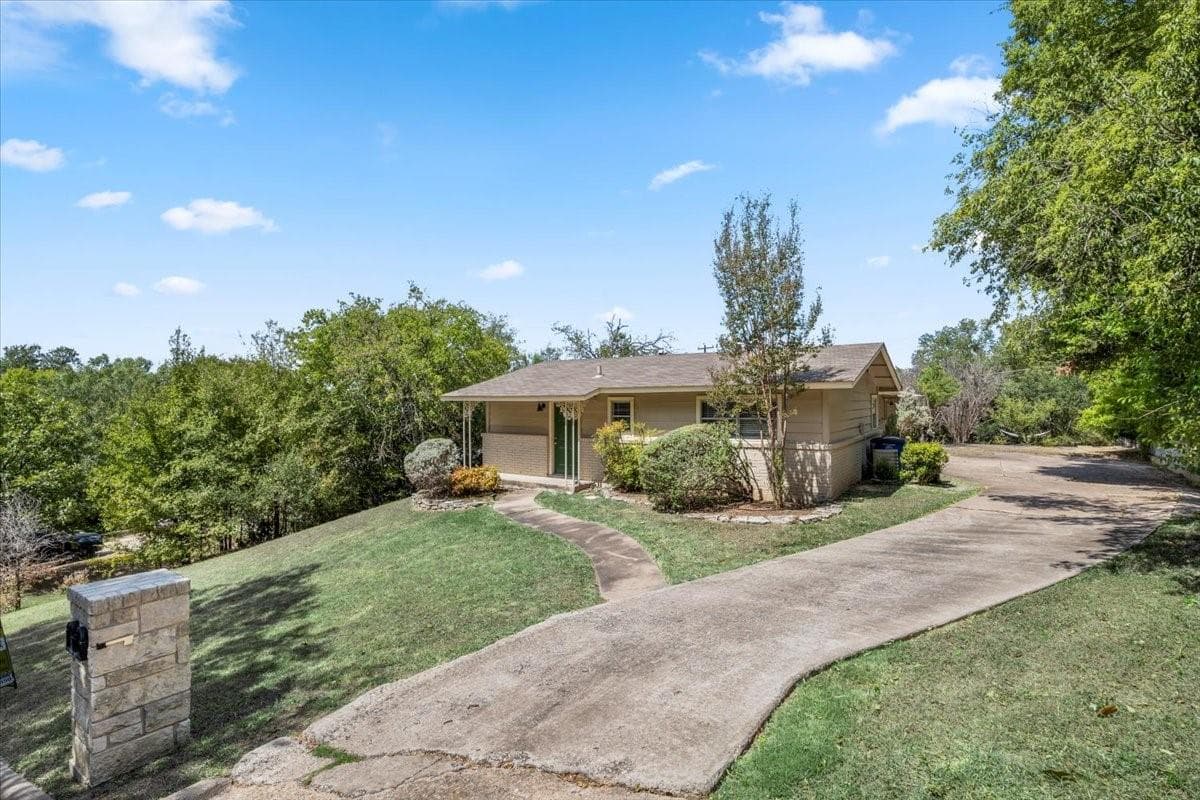 3306  Westhill Dr  #A