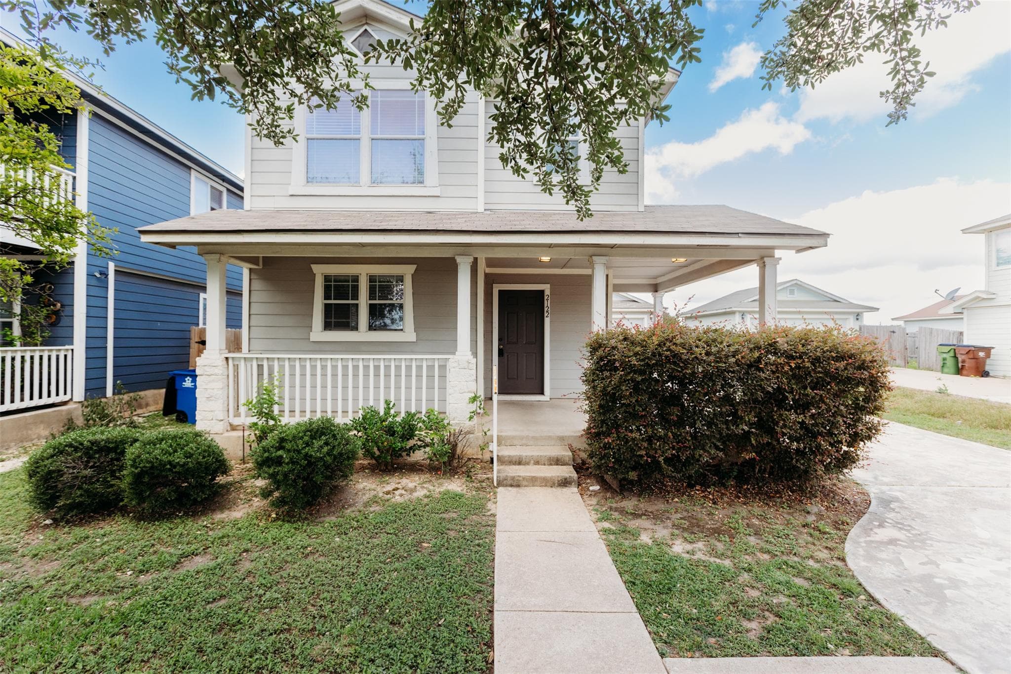 2122  Bluffstone Dr