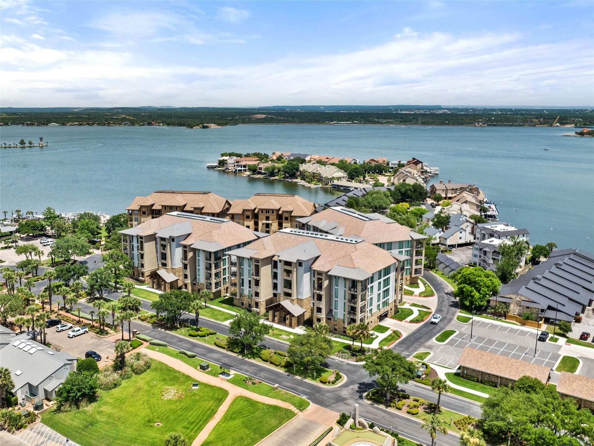 84 Island Dr #9402