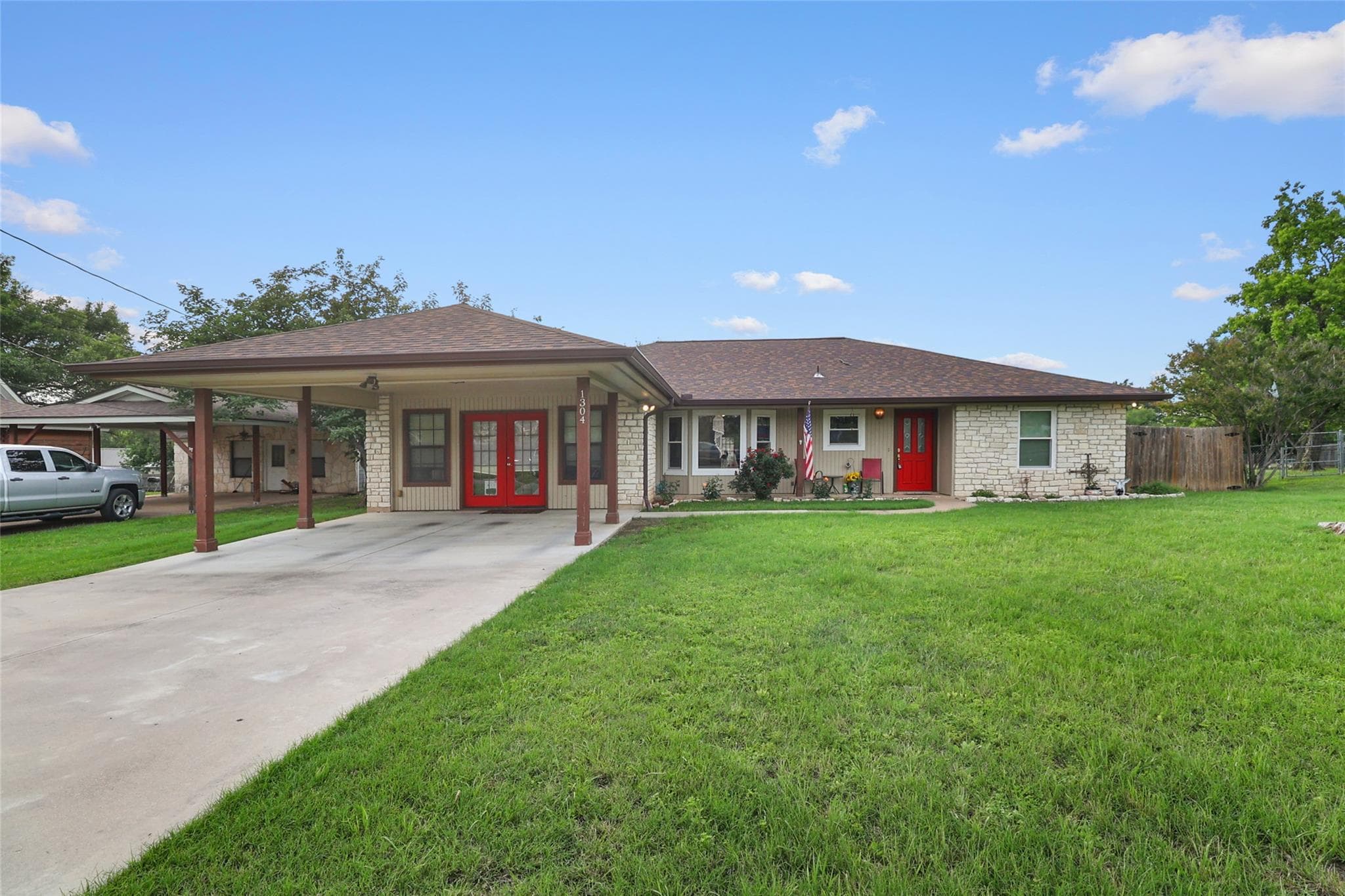 1304  Sunset Dr