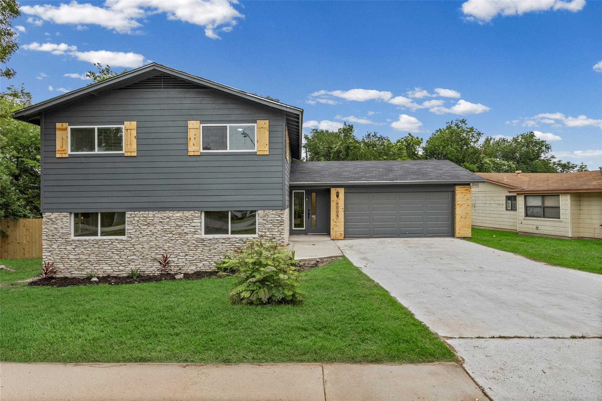 6005  Walnut Hills Dr