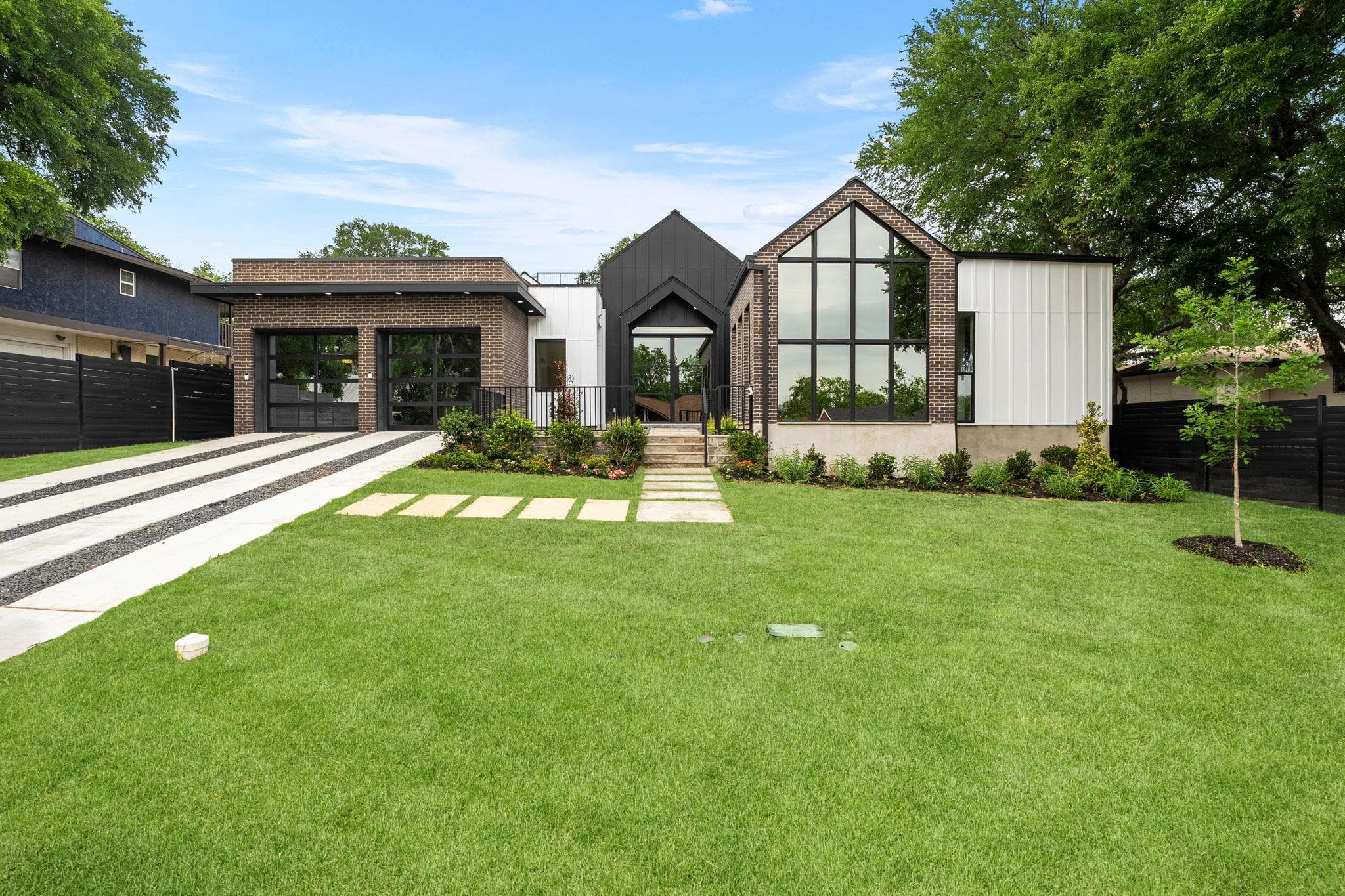 1910  Crooked Ln