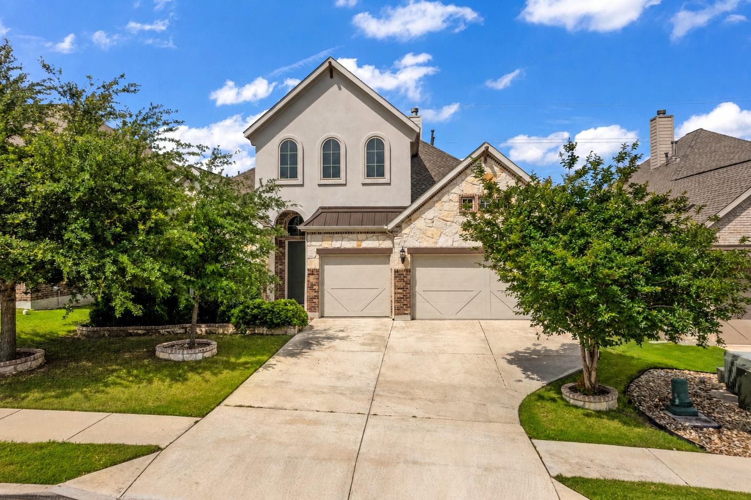841  Richardson Ln