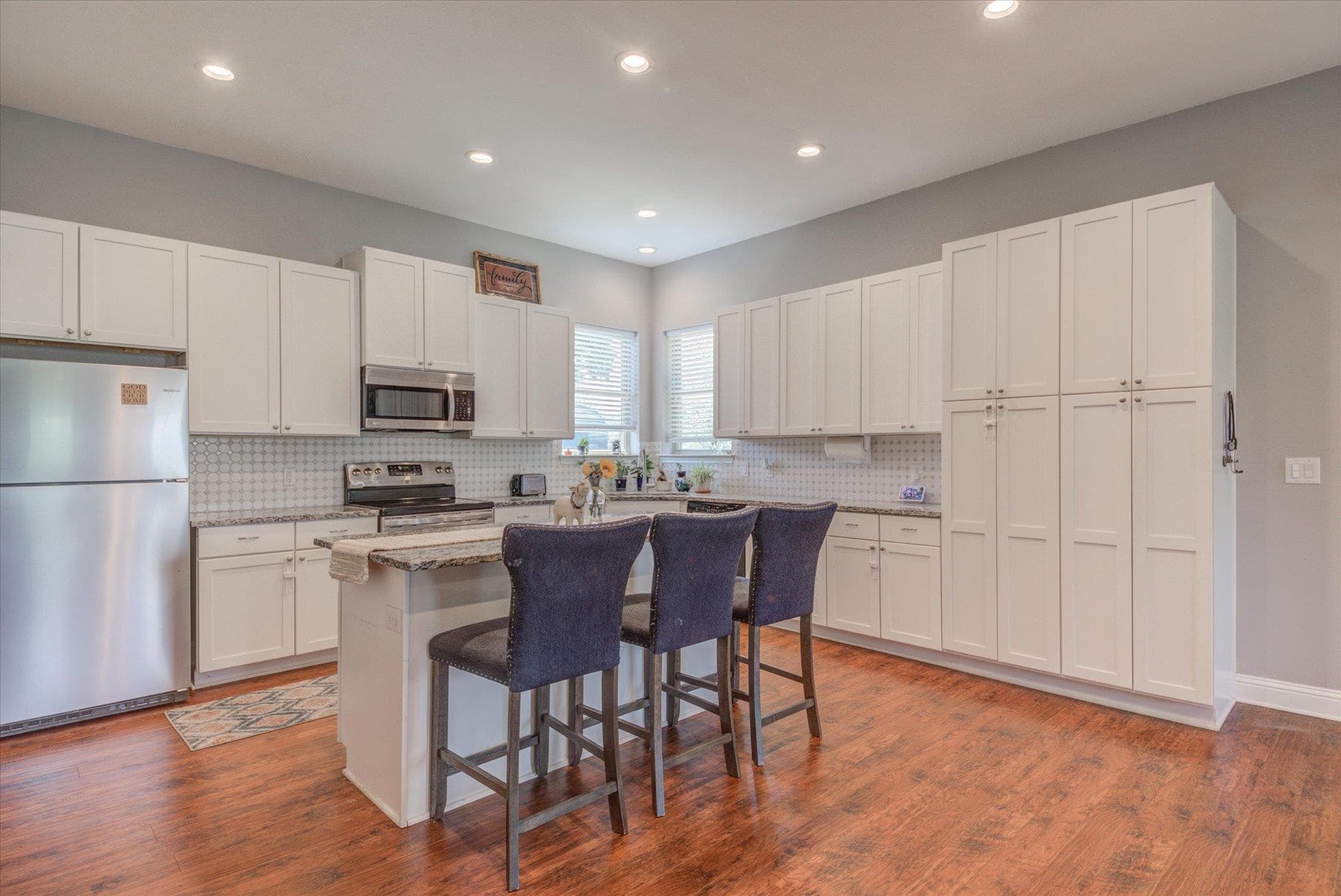 855 Aspen Ln