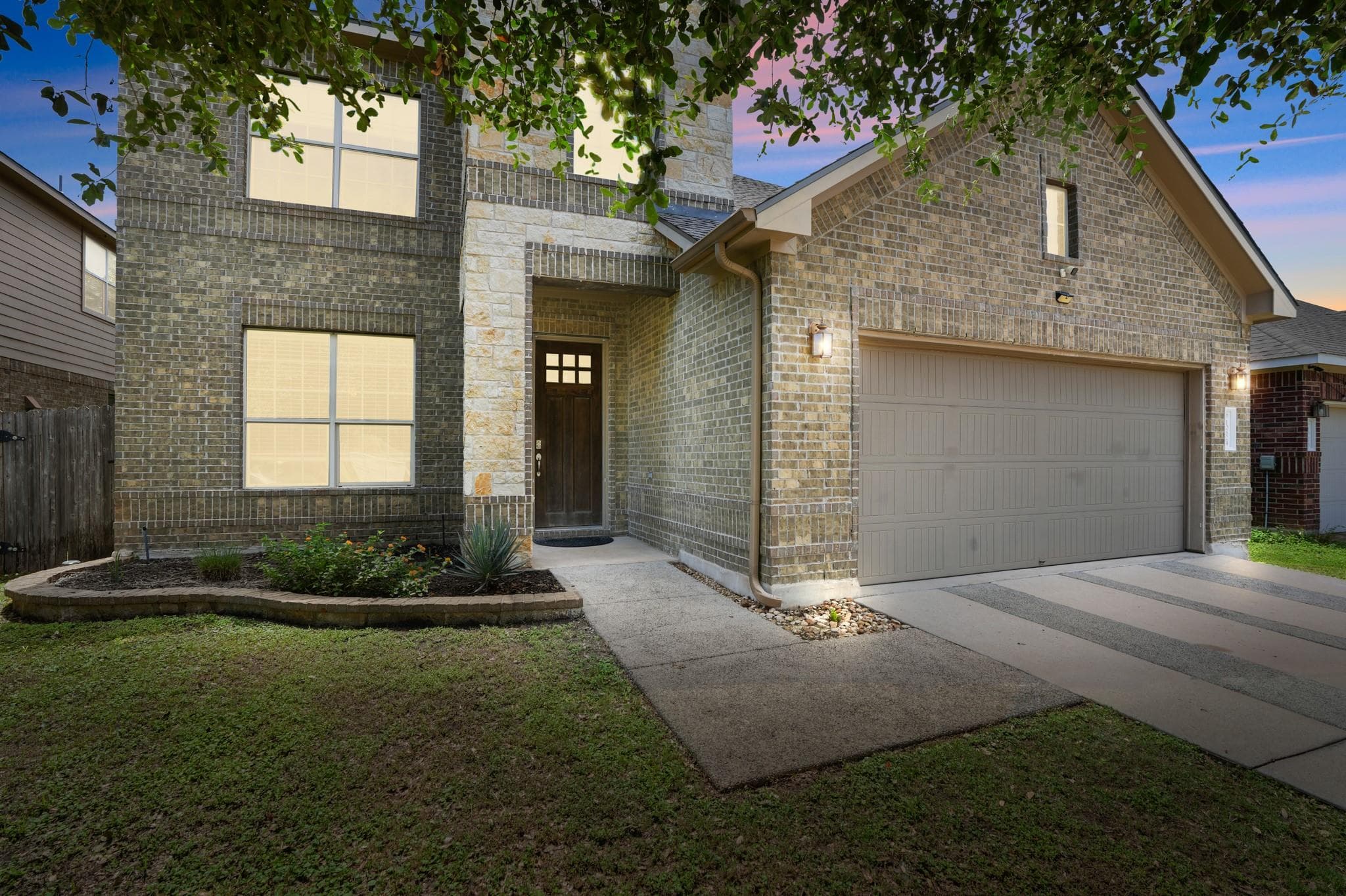 10624  Desert Willow Loop