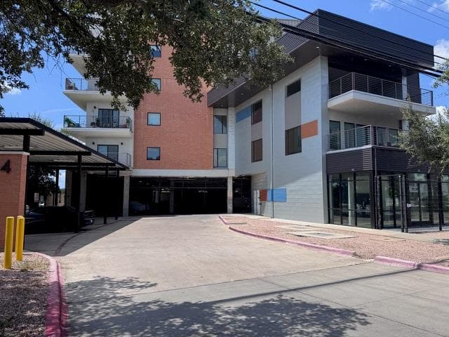 6444  Burnet Rd  #201