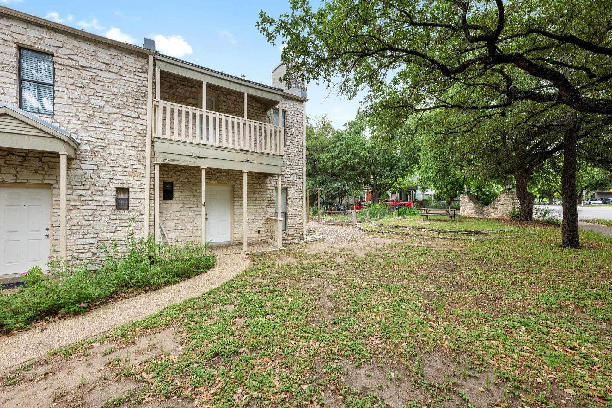 4401  Speedway St  #114