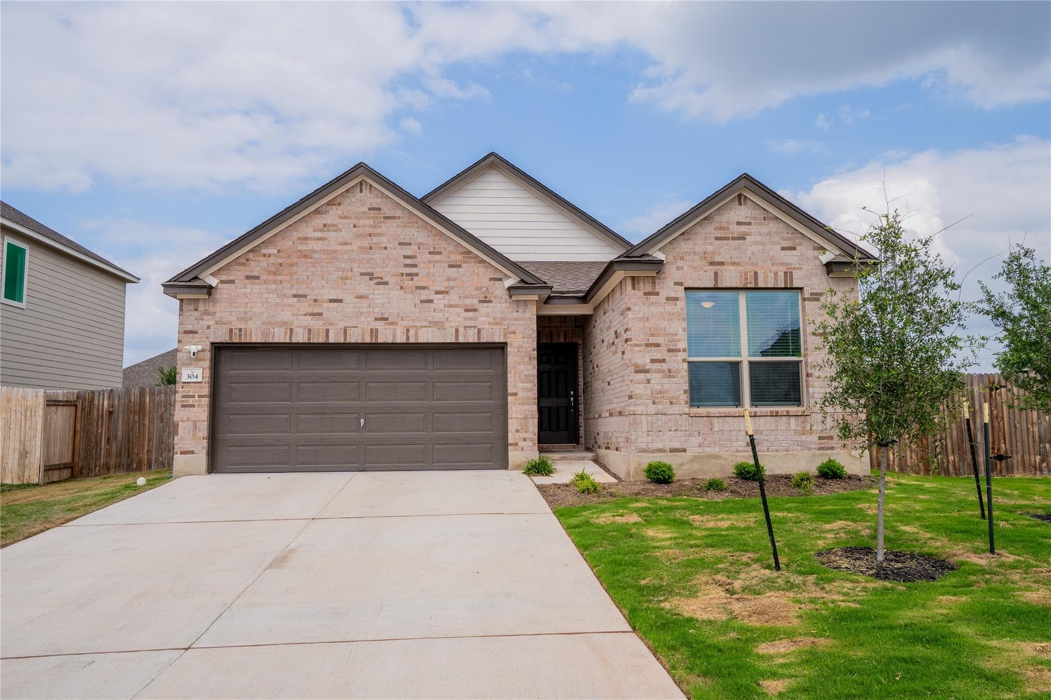 304  Summit Dr