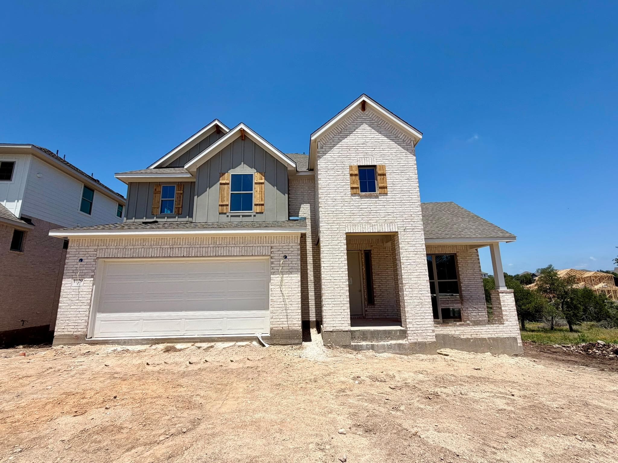1329  White Daisy Ln