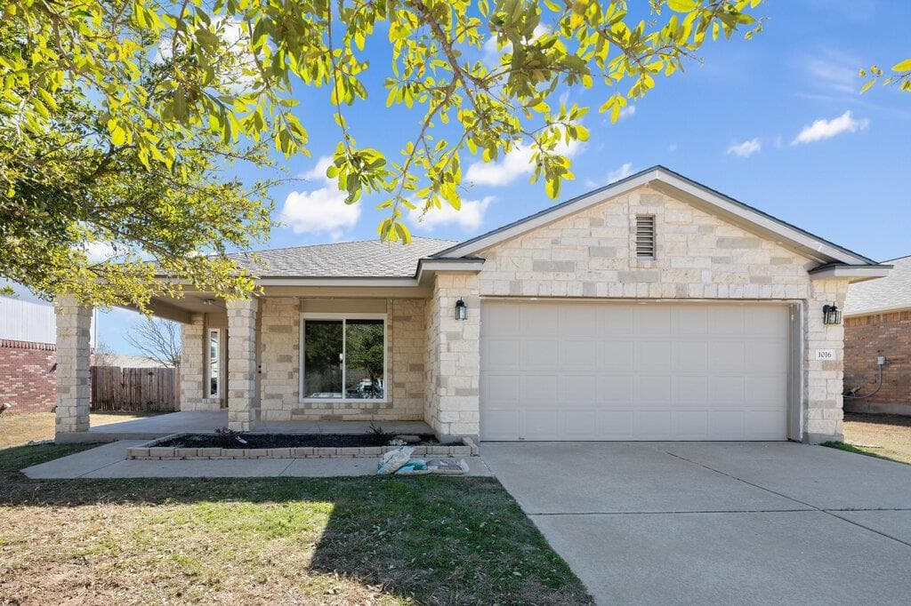 1016  Flanagan Dr