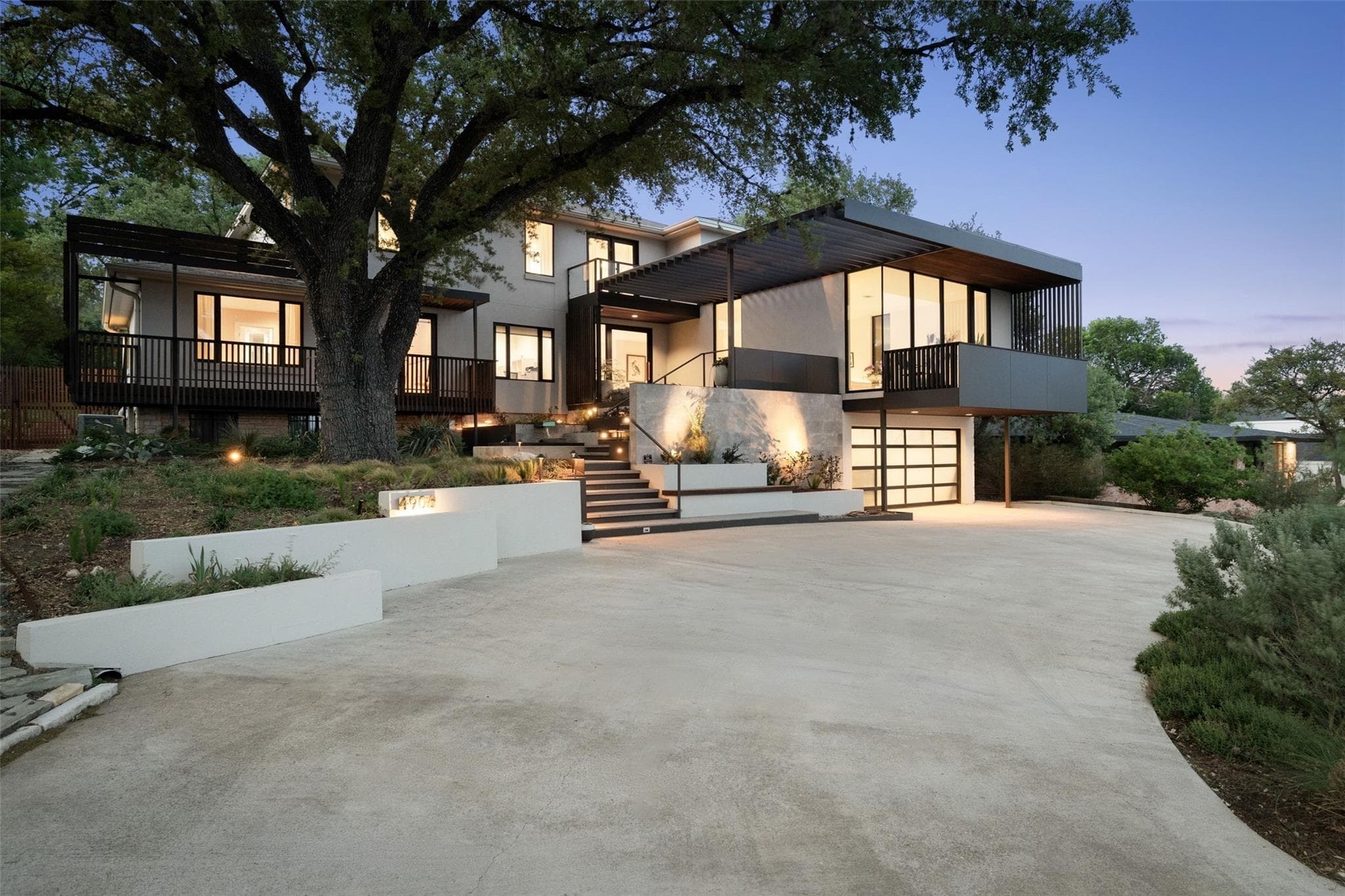 4906  Balcones Dr