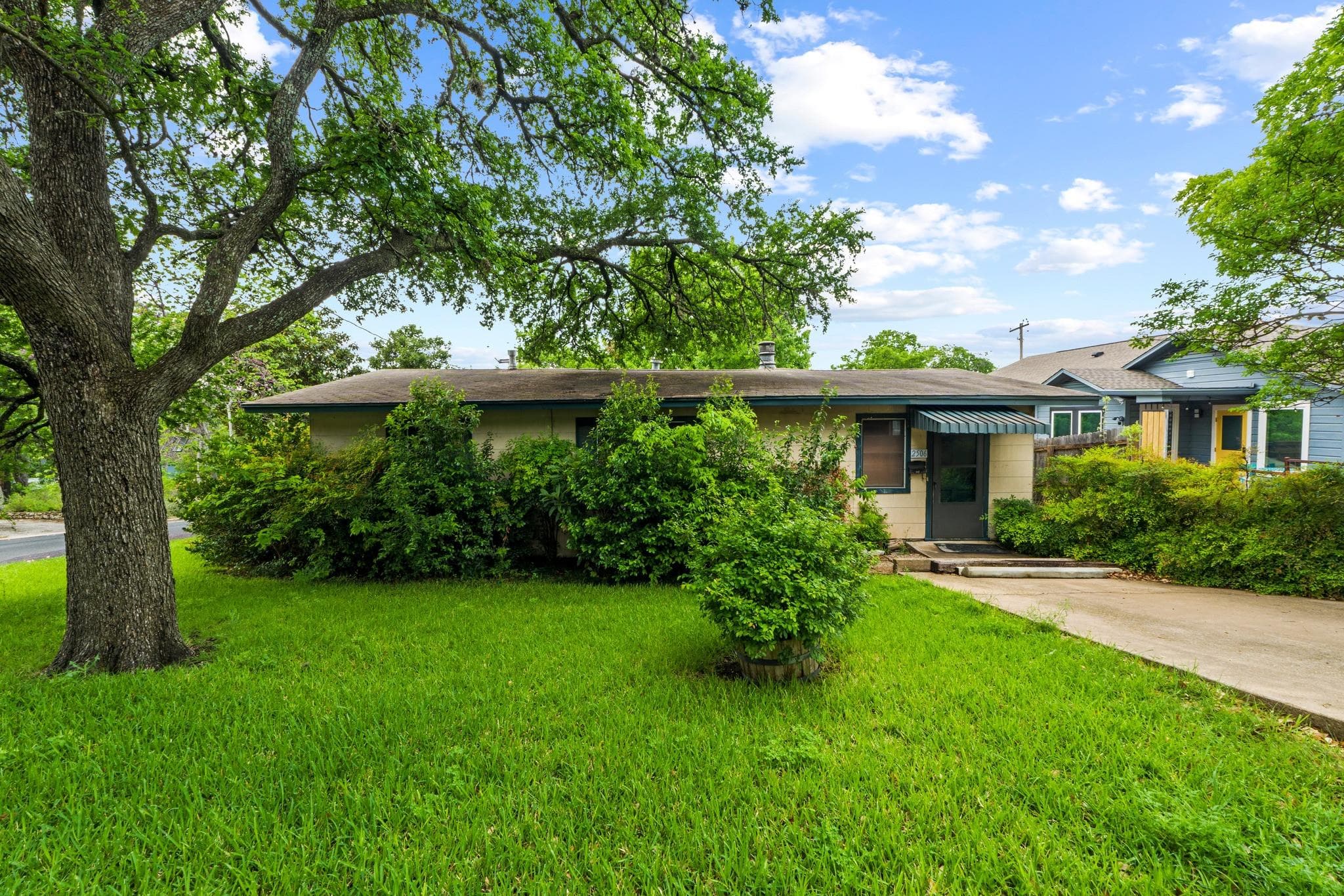 2506  Rae Dell Ave