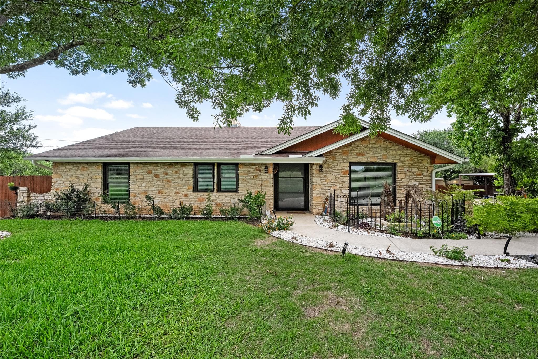 301  Oak Ridge Rd