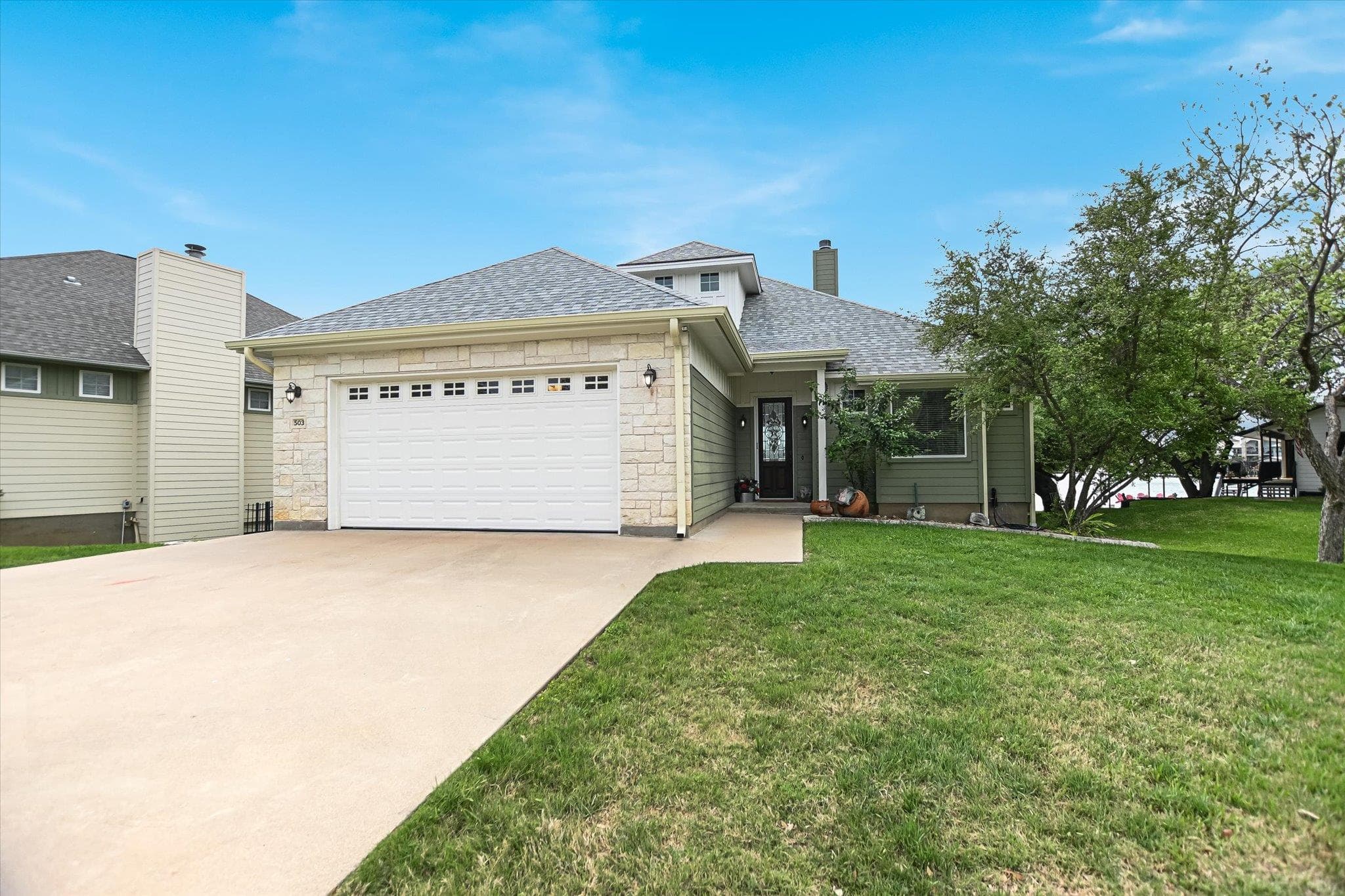 503 Shorewood Cir