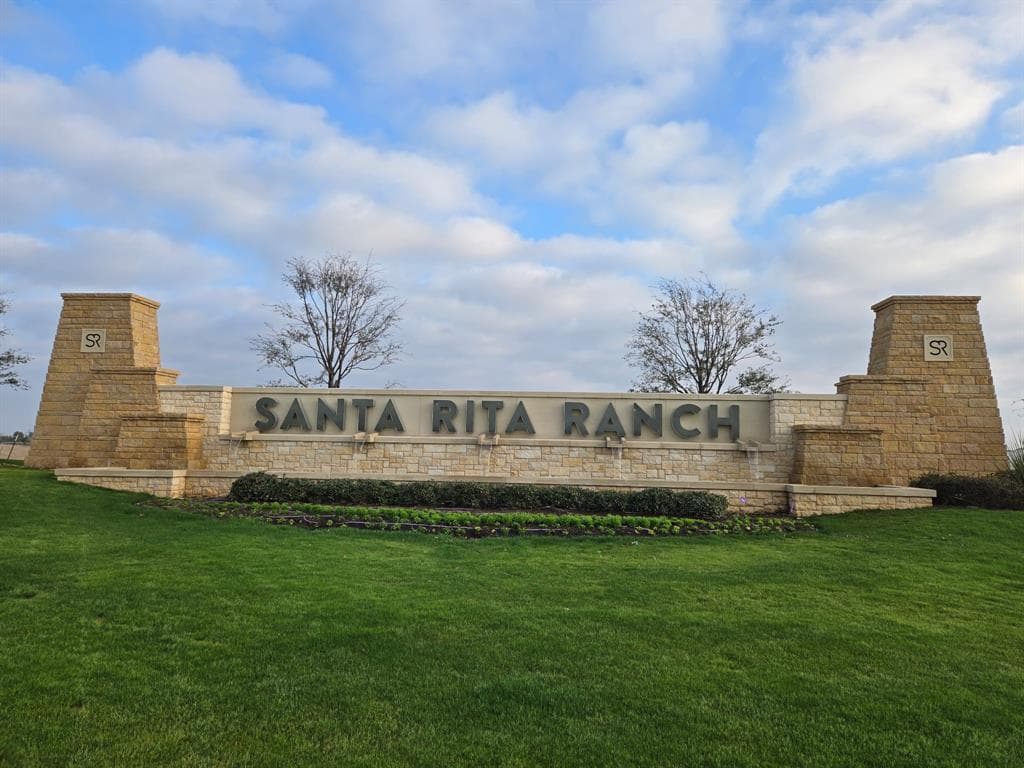 239  Zuma Dr