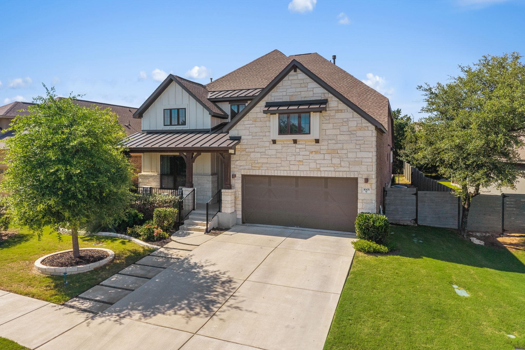 1005  Wolf Hollow Dr