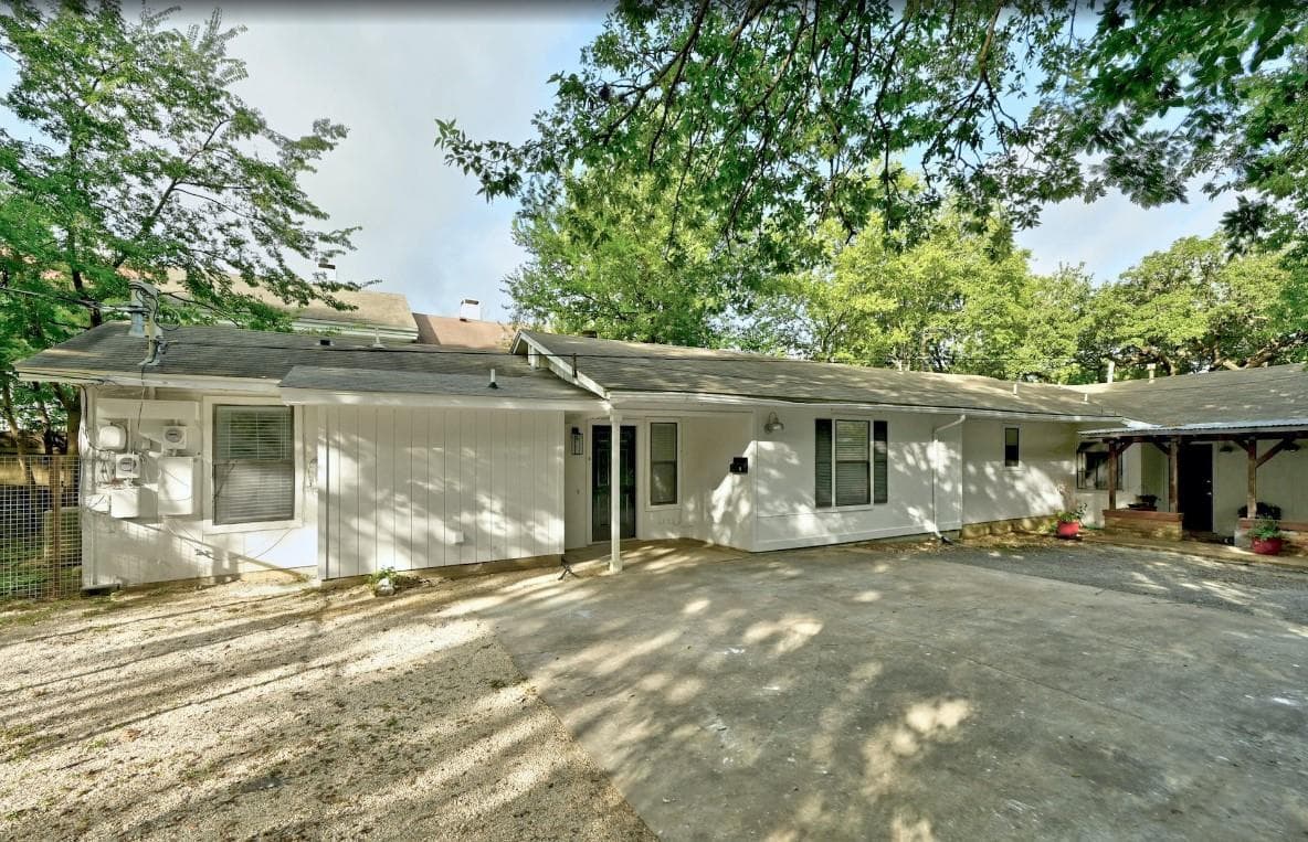 2407  Winsted Ln  #B