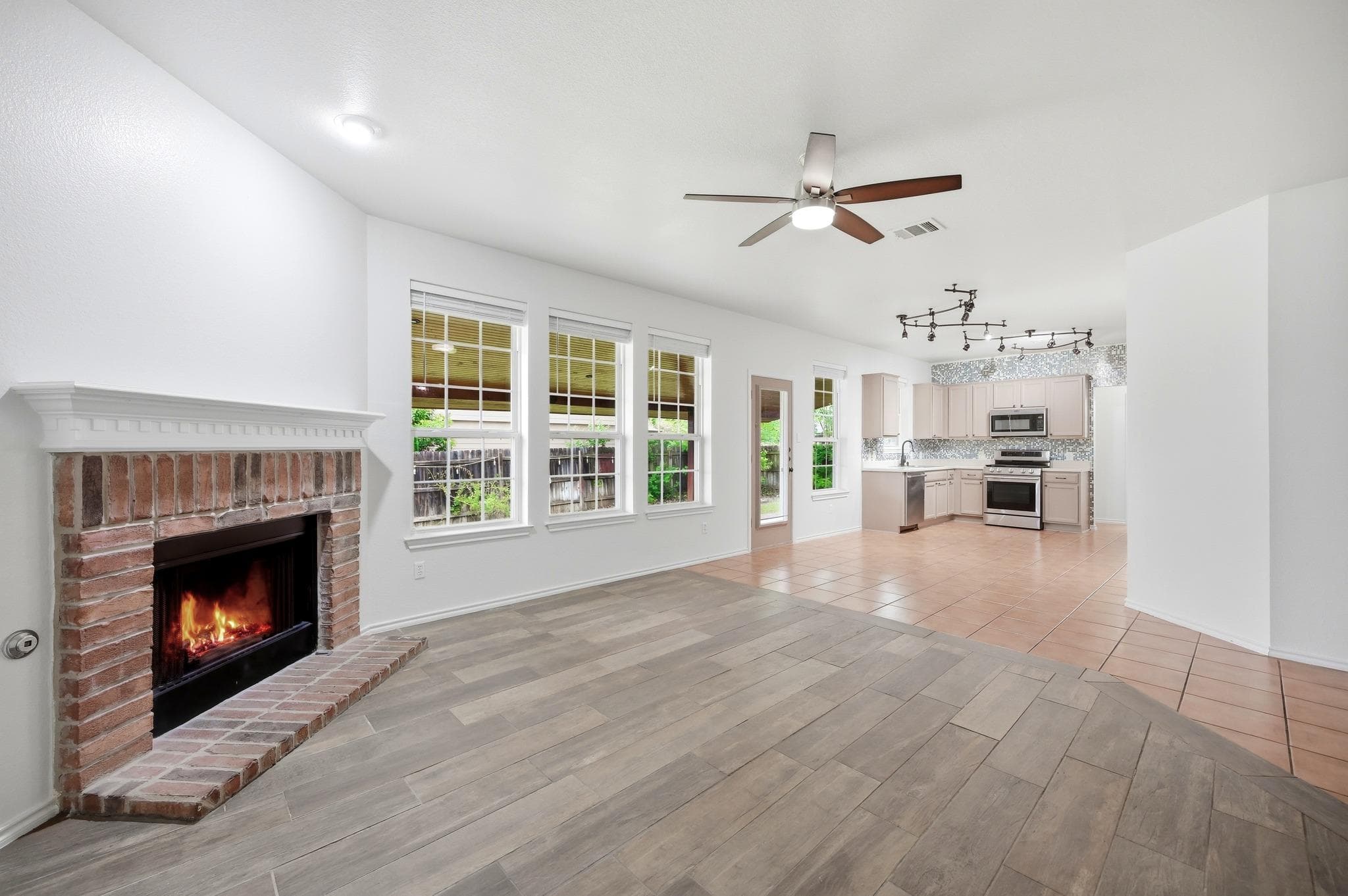 1136 Beechwood Dr