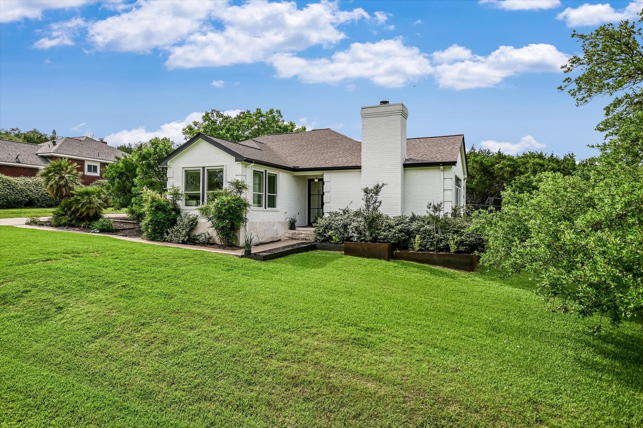 621  Peterson Ln