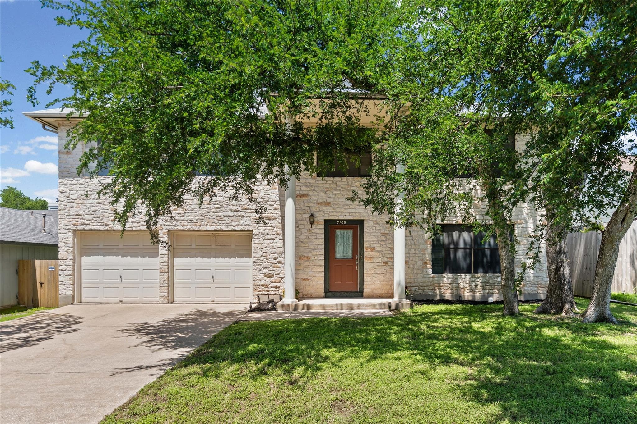 7100  Pine Bluffs Trl