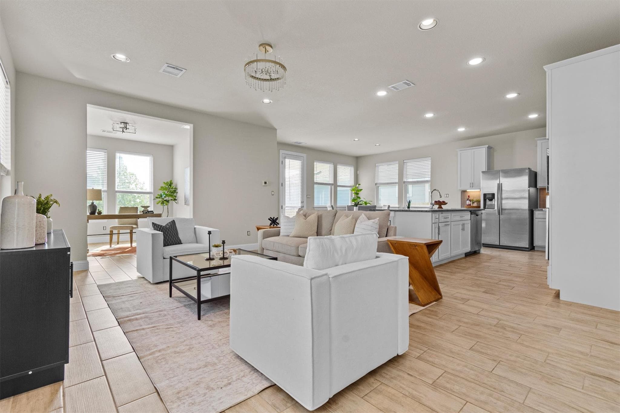 124  Oakstone Dr
