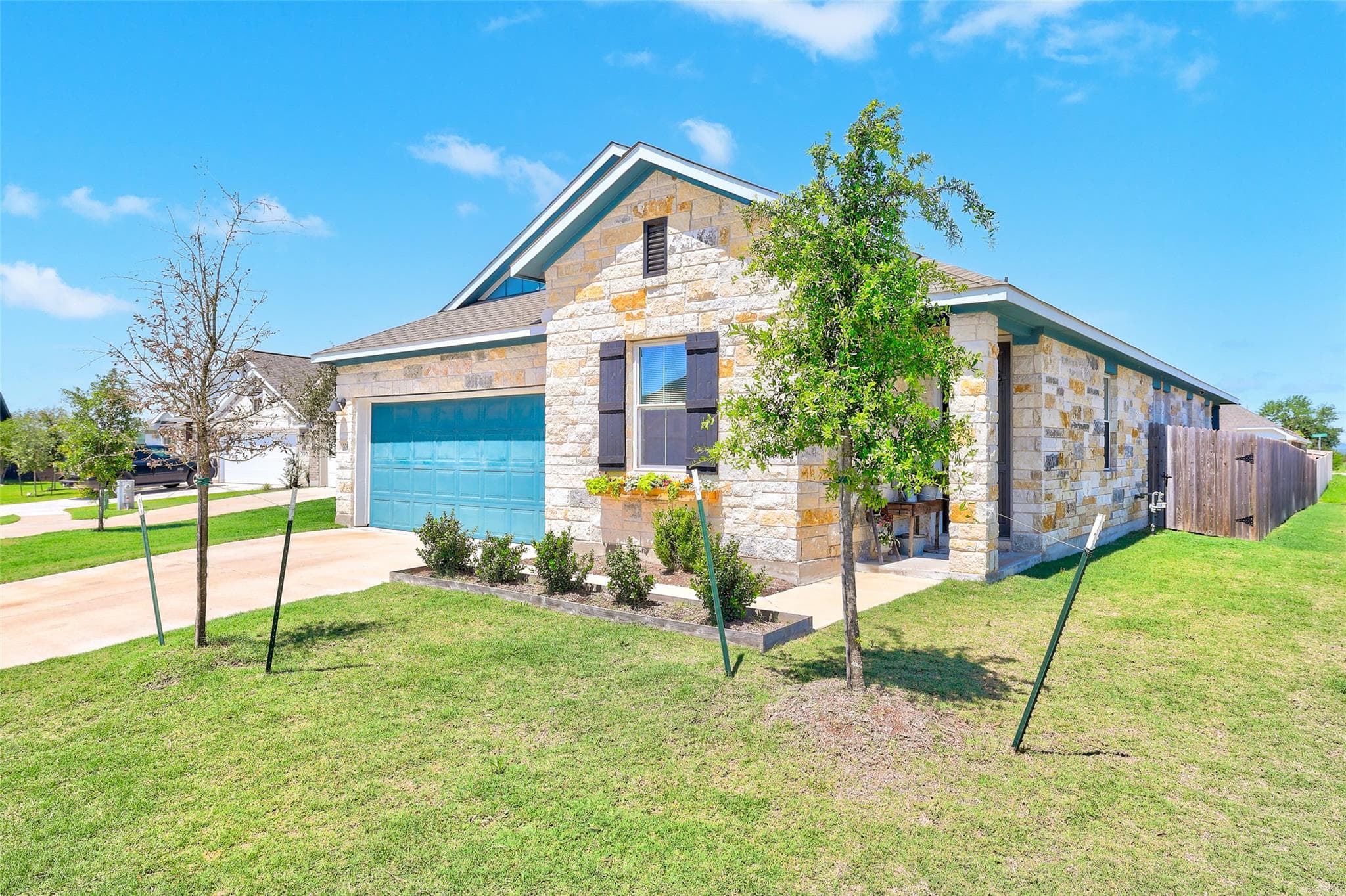 104 Ladolia Ln